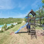 Lägenhet In Marche With Pool And Bbq