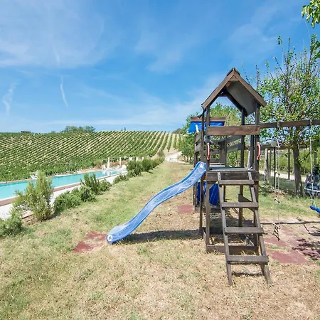 Appartement In Marche With Pool And Bbq