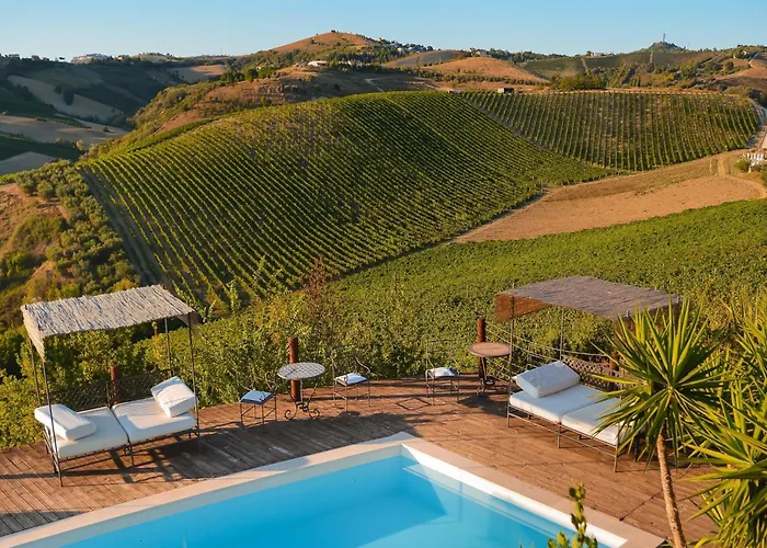 In Marche With Pool And Bbq