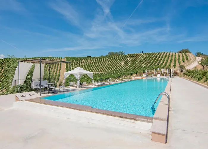 In Marche With Pool And Bbq